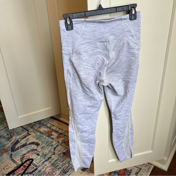 Lululemon Train times Hi-Rise 25" in the stripes - Picture 2 of 3